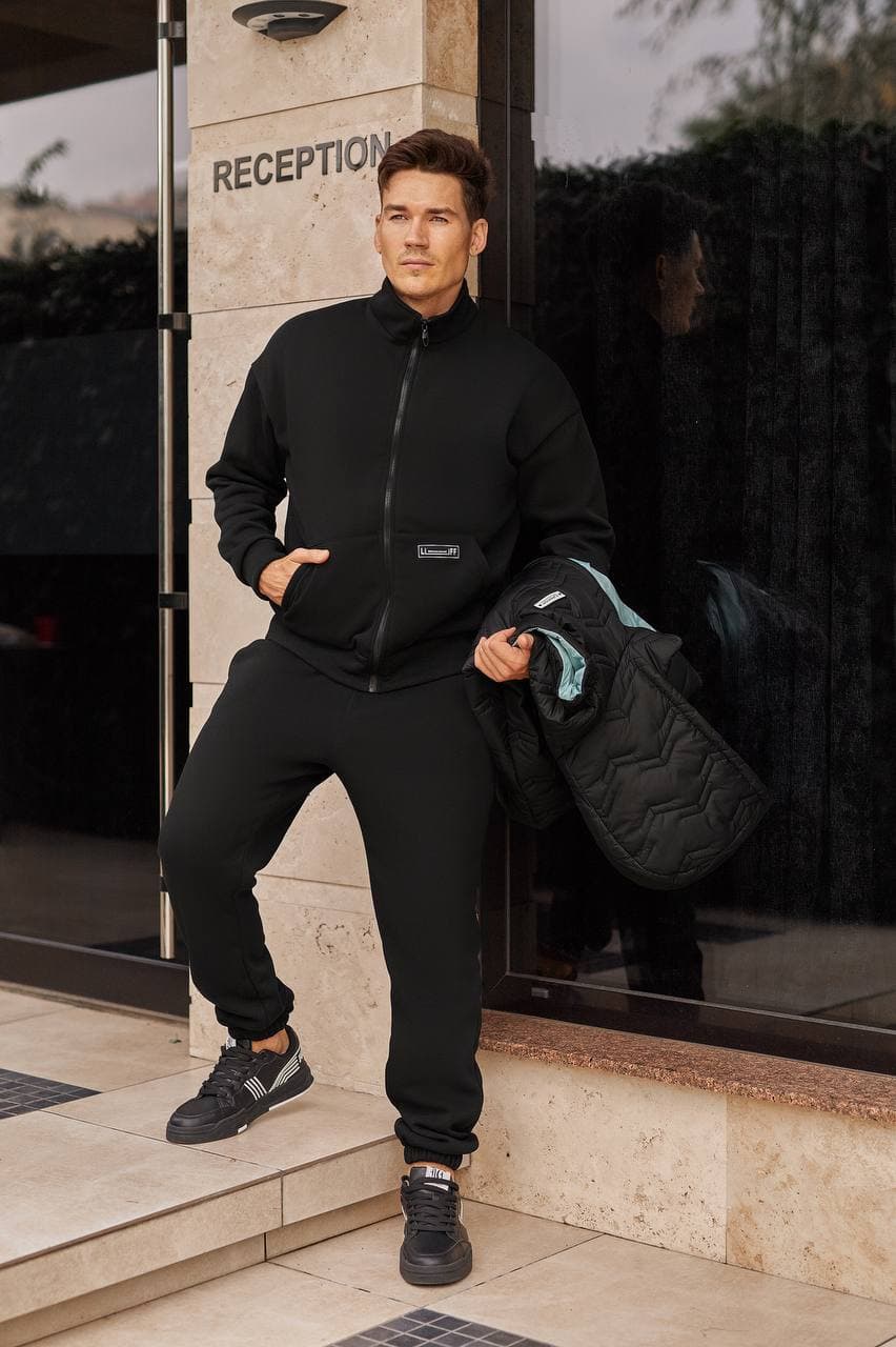 Чоловічий теплий костюм трійка із жилеткою колір чорний