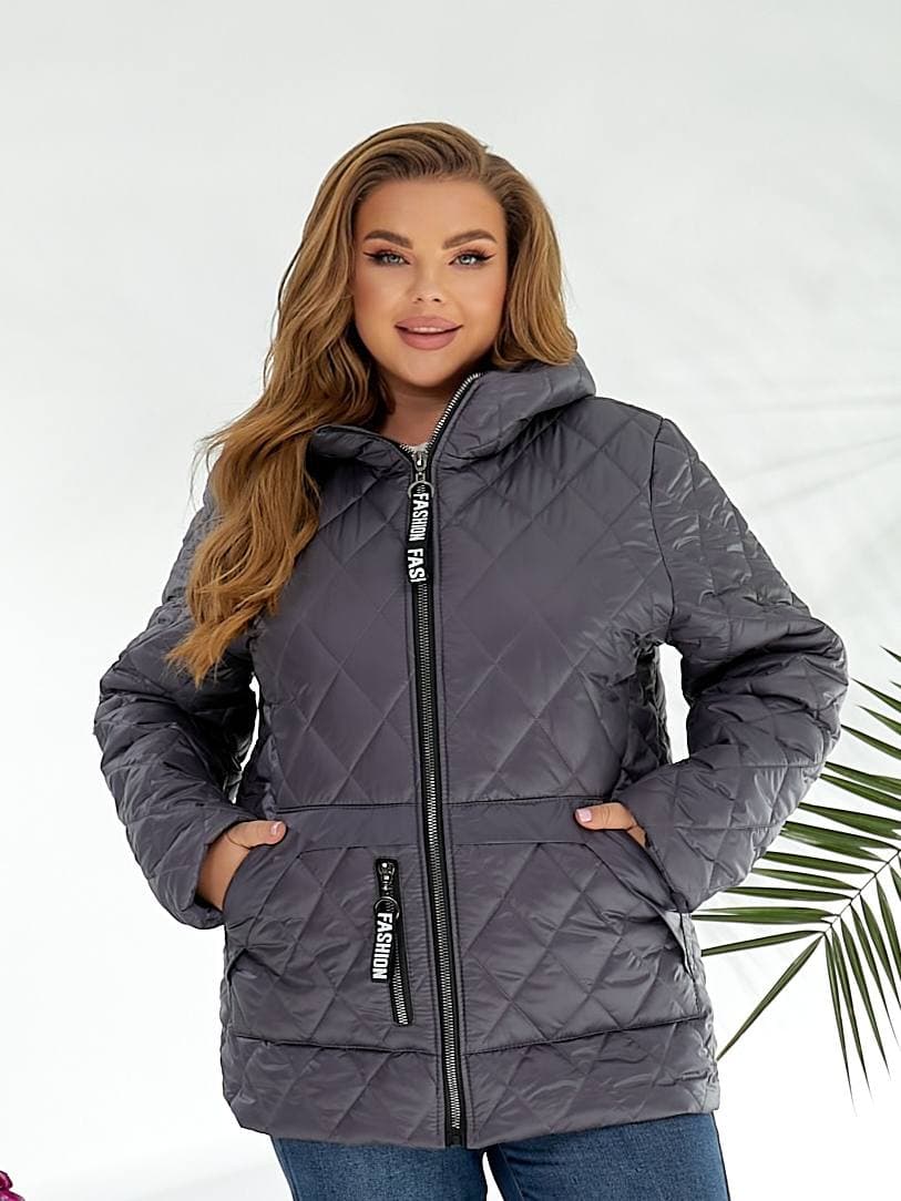 Жіноча демісезонна куртка молочного кольору