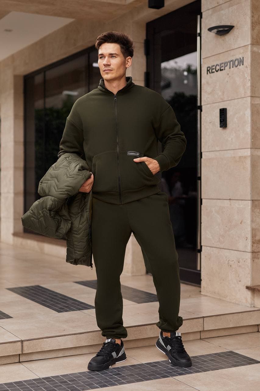 Чоловічий теплий костюм трійка із жилеткою колір чорний